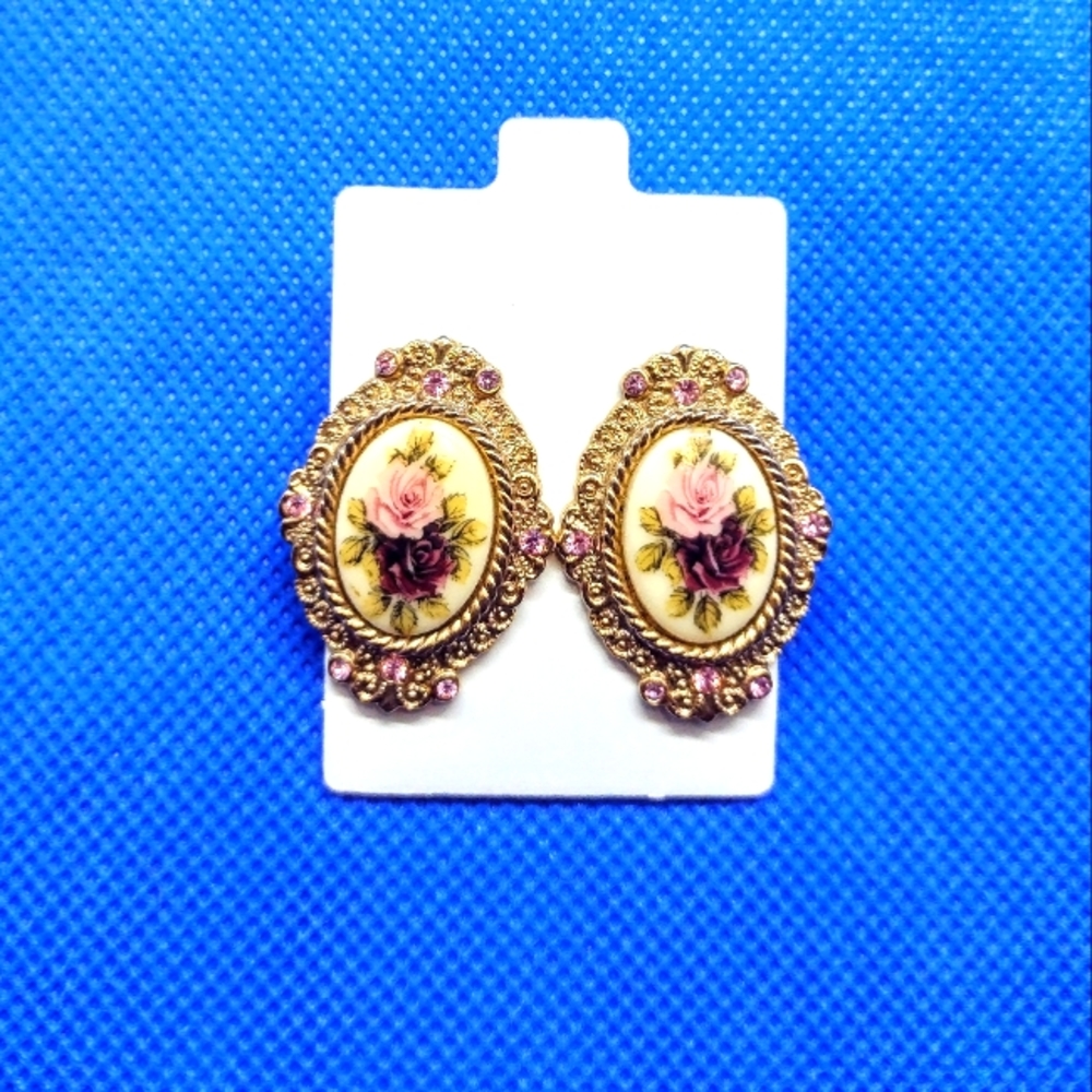 Vintage 1928 Earrings - Victorian style Pink Rose Cameo - Pierced Flower Studs